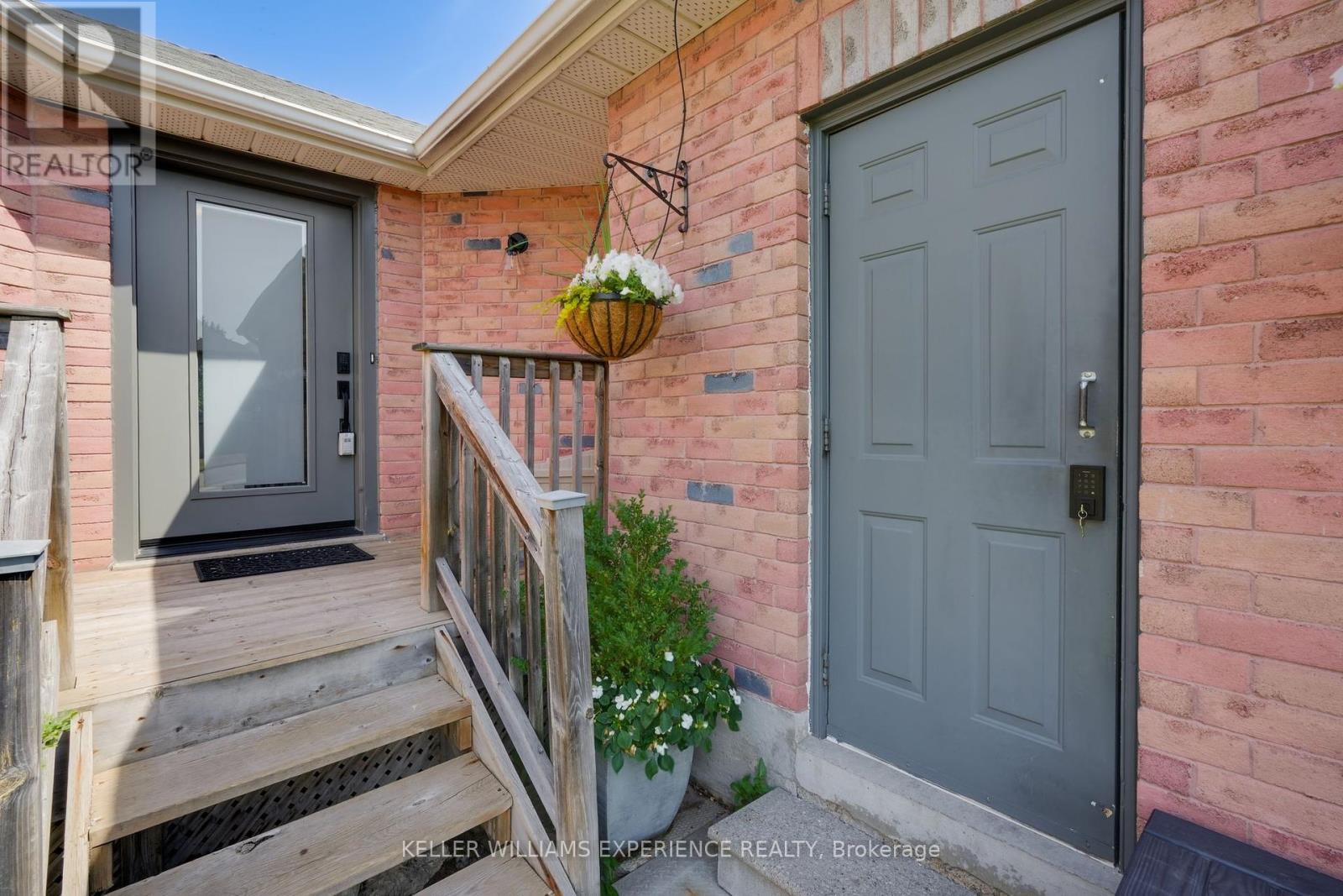 12 Dunnett Drive, Barrie, Ontario  L4N 0H9 - Photo 3 - S12311410