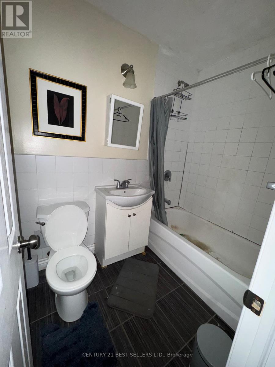 10-105 Twenty Fifth Street, Toronto, Ontario  M8V 3P9 - Photo 8 - W12311352