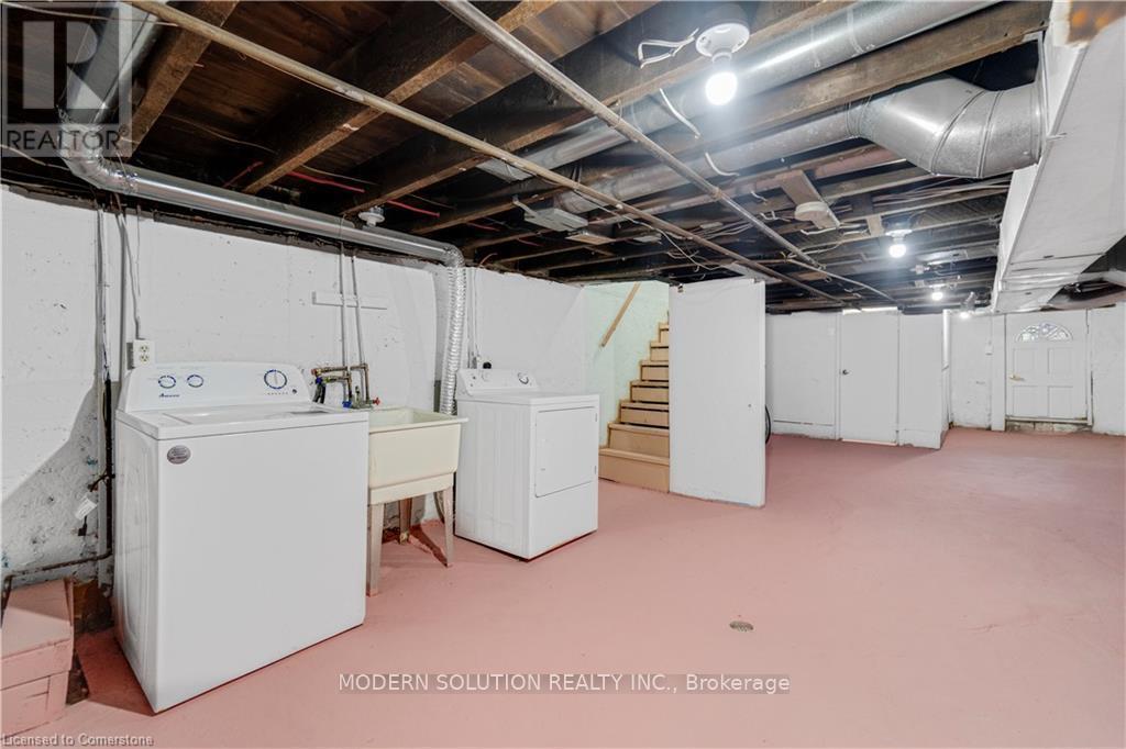 204 Sherman Avenue, Hamilton, Ontario  L8L 6M9 - Photo 10 - X12311350