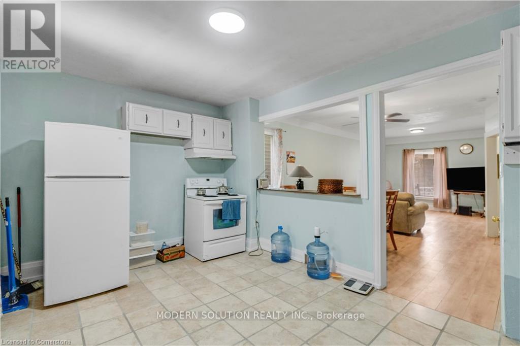 204 Sherman Avenue, Hamilton, Ontario  L8L 6M9 - Photo 13 - X12311350