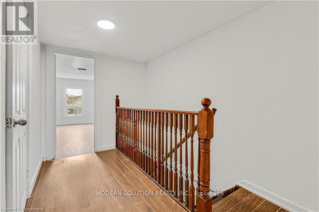 204 Sherman Avenue, Hamilton, Ontario  L8L 6M9 - Photo 24 - X12311350