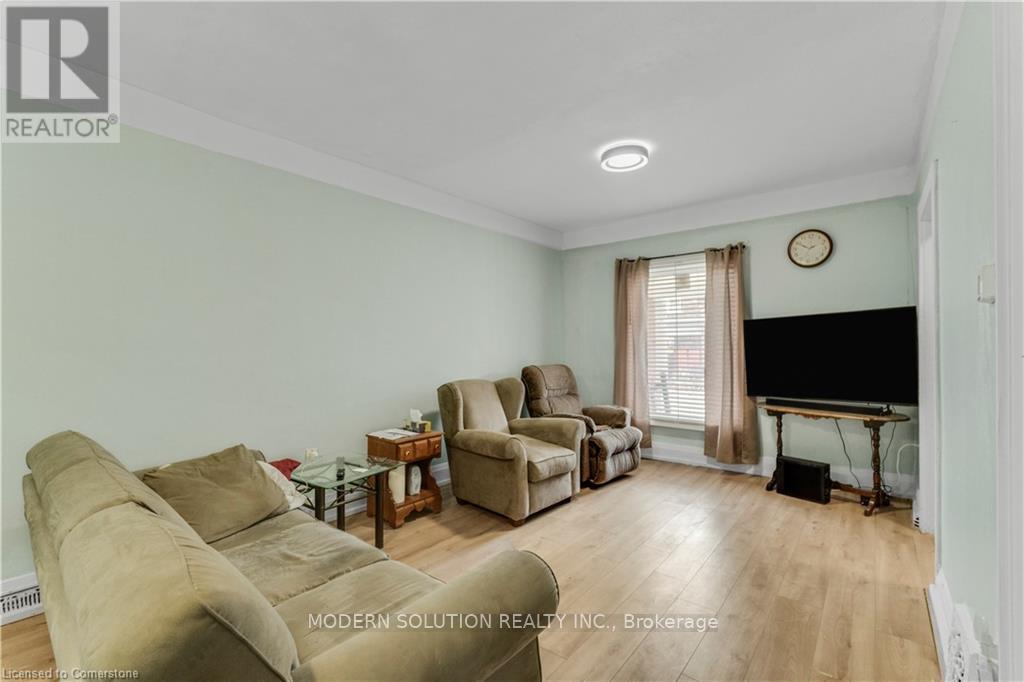 204 Sherman Avenue, Hamilton, Ontario  L8L 6M9 - Photo 28 - X12311350
