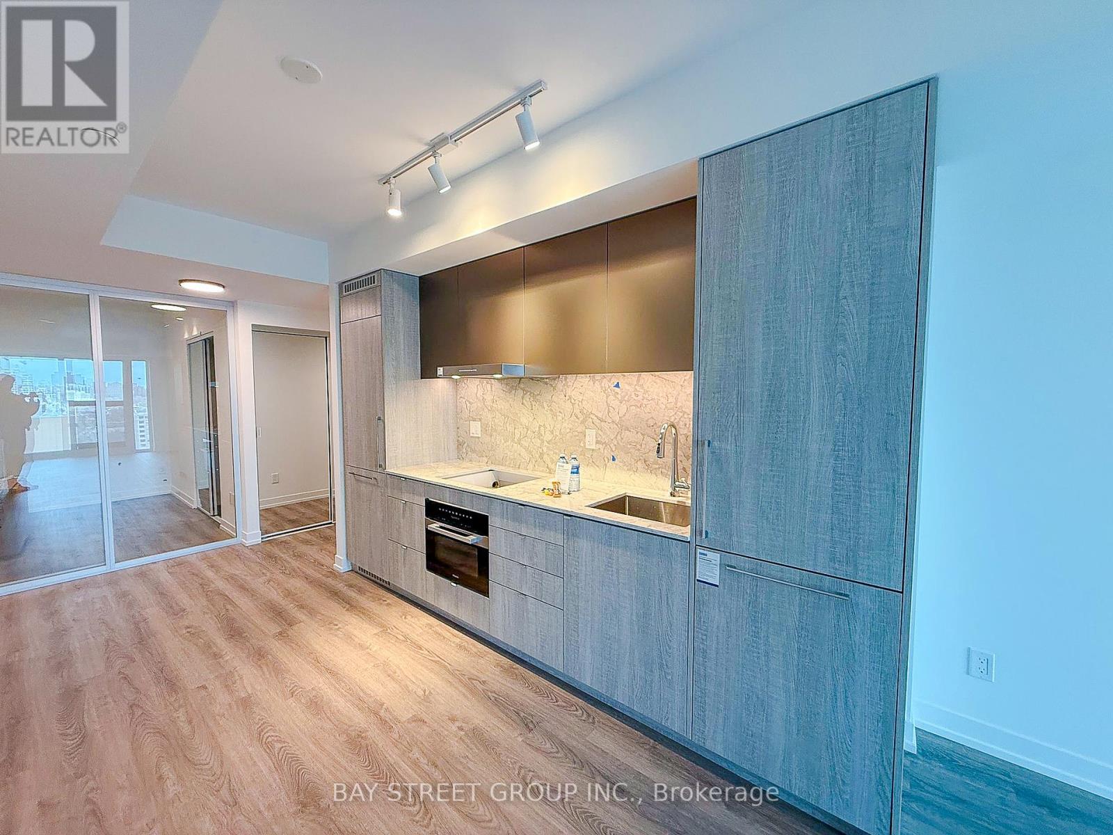 1906 - 771 Yonge Street, Toronto, Ontario  M4W 0B8 - Photo 8 - C12311425