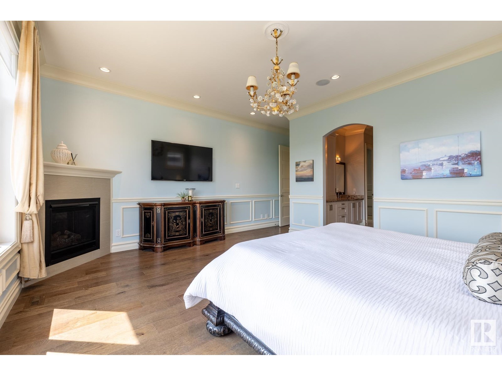 Property at 1018 HOLLANDS PT NW image 3