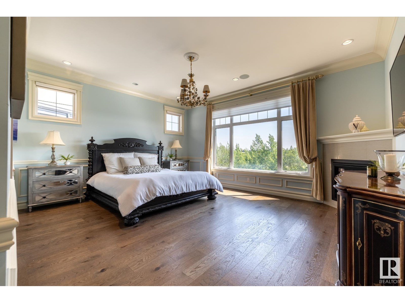Property at 1018 HOLLANDS PT NW image 1