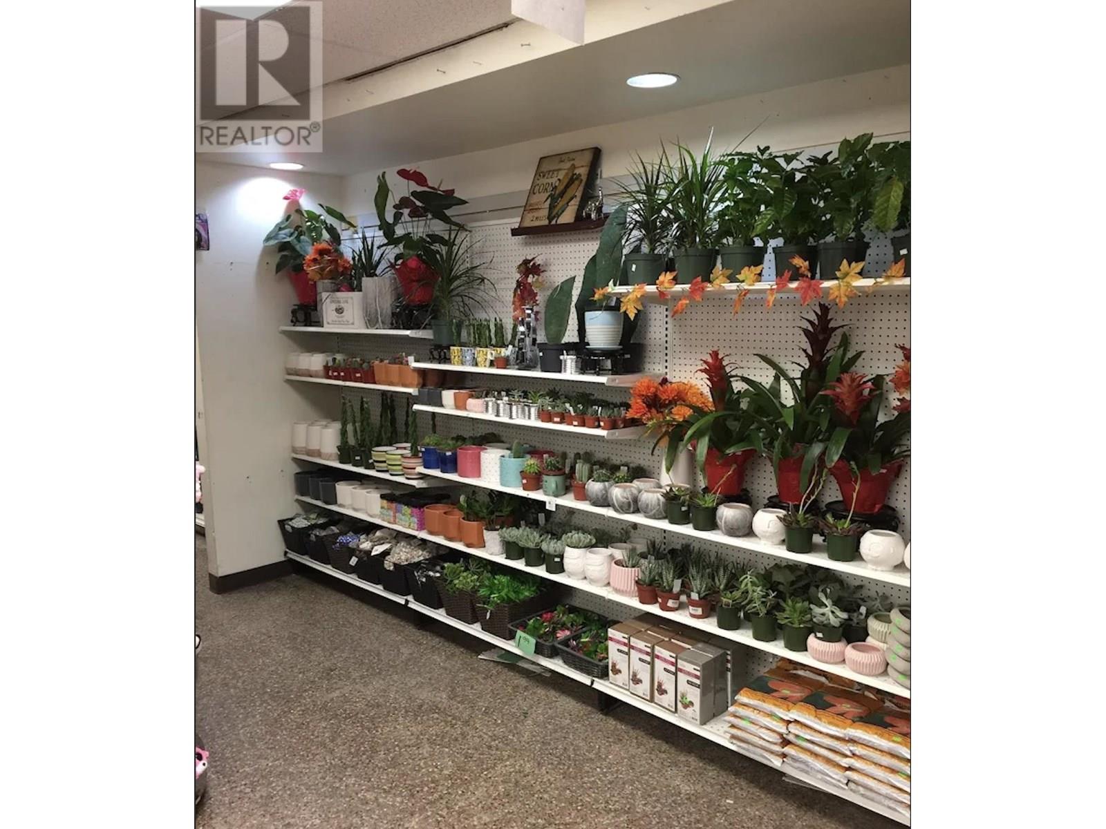 616 Confidential Avenue, New Westminster, British Columbia  V0V 0V0 - Photo 2 - C8071037