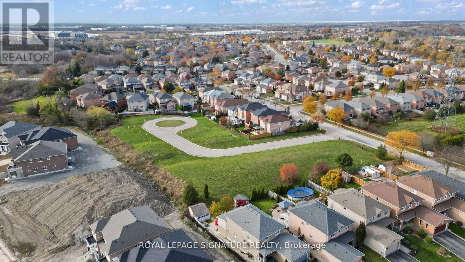 22 Izzy Court, Vaughan, Ontario  L4H 1G3 - Photo 2 - N12311466