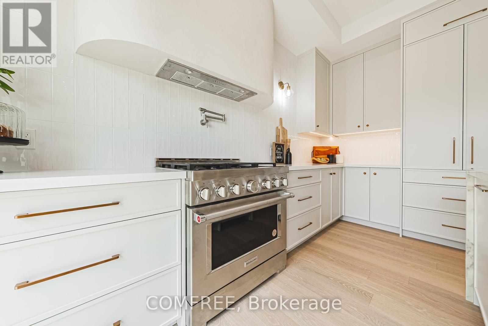 202 Queen Street W, Mississauga (Port Credit), Ontario  L5H 1L6 - Photo 15 - W12311573