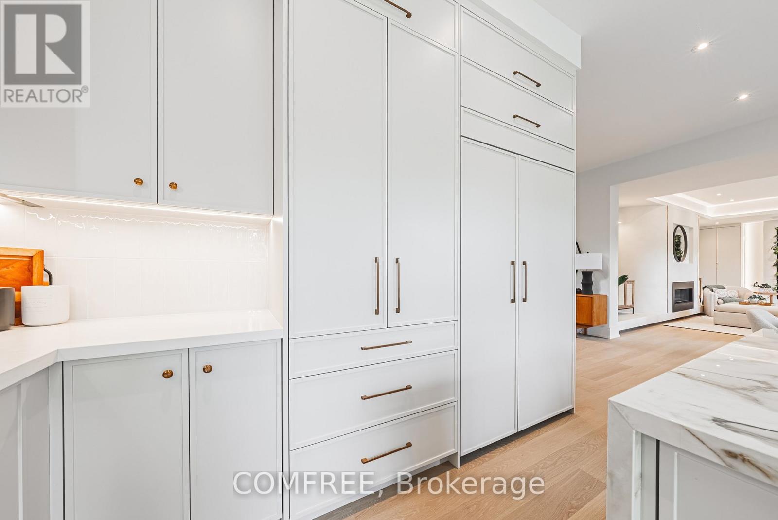 202 Queen Street W, Mississauga (Port Credit), Ontario  L5H 1L6 - Photo 16 - W12311573