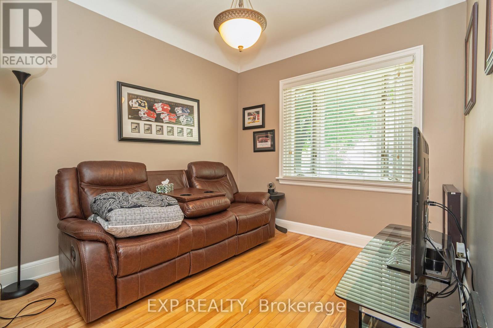 Property at 12 ROSS AVENUE image 3