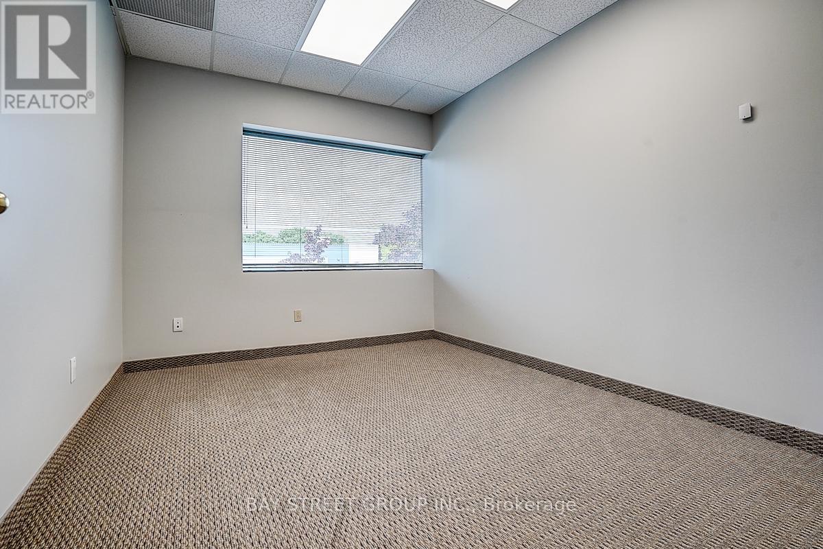 940 Sheldon Court, Burlington, Ontario  L7L 5K6 - Photo 12 - W12311471