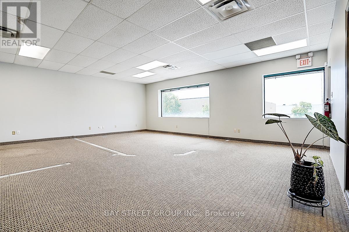 940 Sheldon Court, Burlington, Ontario  L7L 5K6 - Photo 16 - W12311471