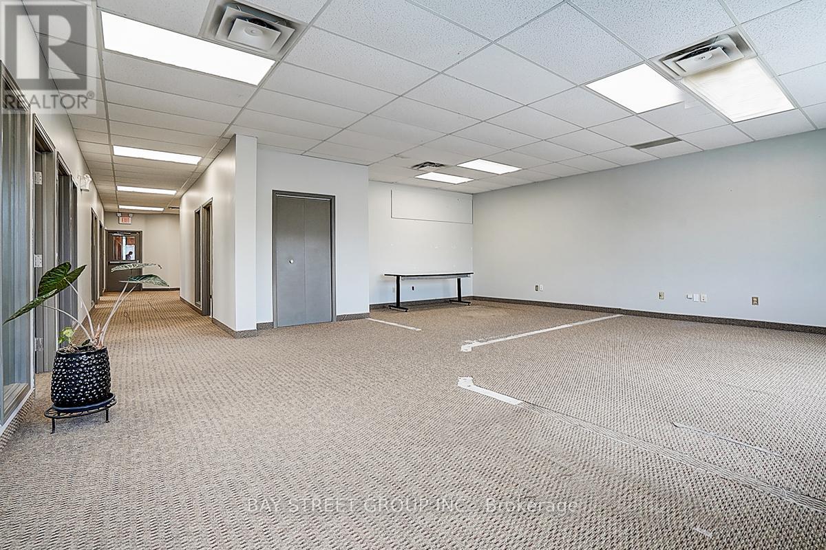 940 Sheldon Court, Burlington, Ontario  L7L 5K6 - Photo 20 - W12311471