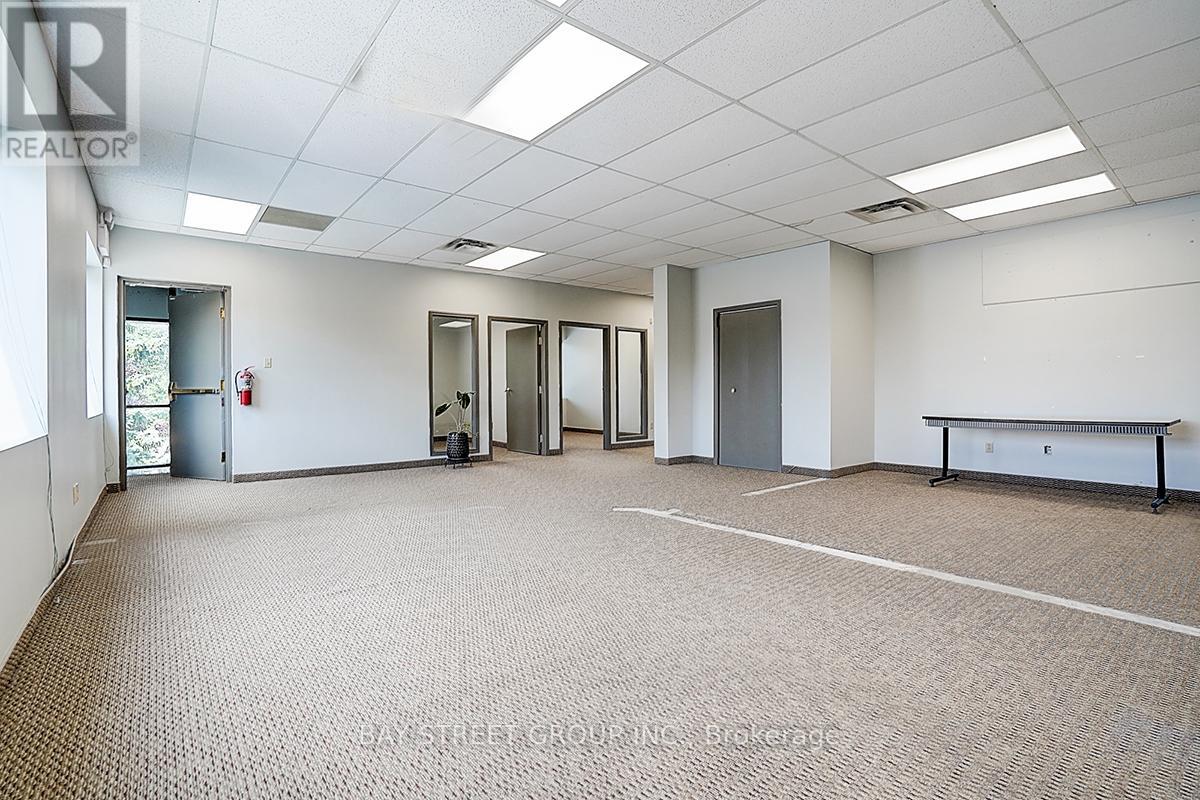 940 Sheldon Court, Burlington, Ontario  L7L 5K6 - Photo 21 - W12311471