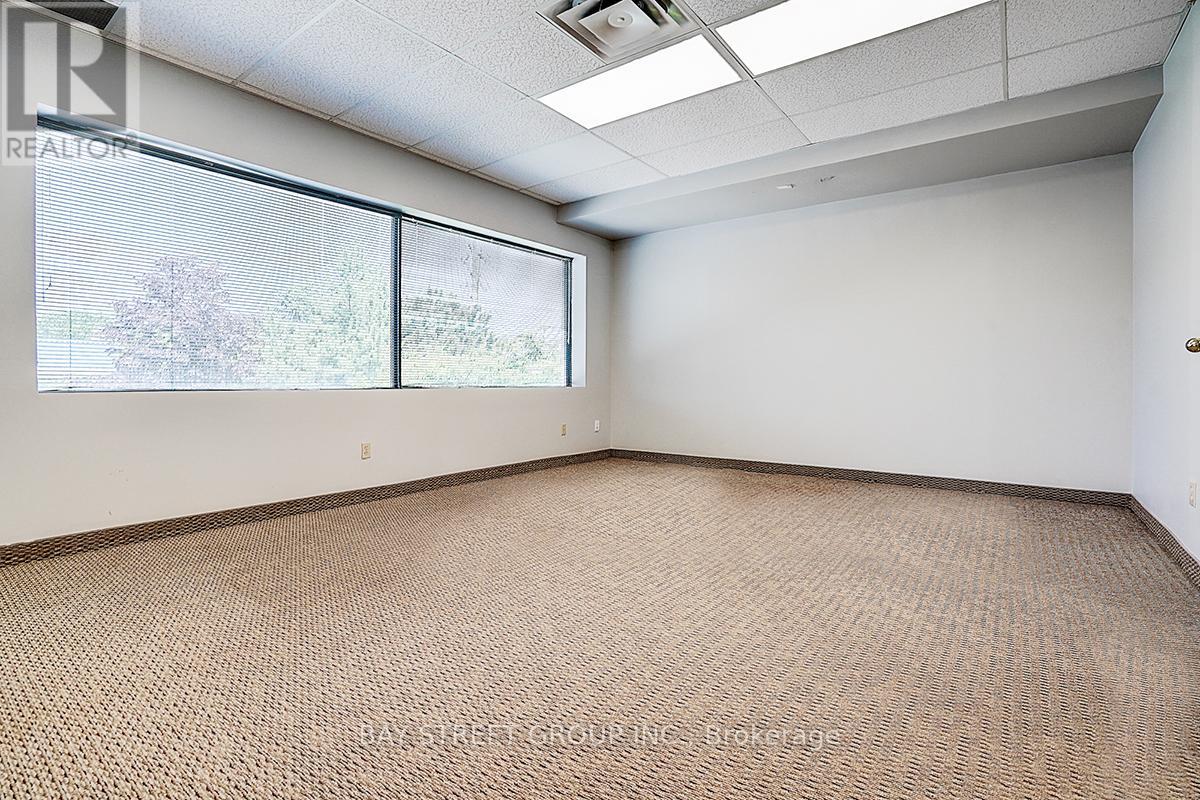 940 Sheldon Court, Burlington, Ontario  L7L 5K6 - Photo 8 - W12311471