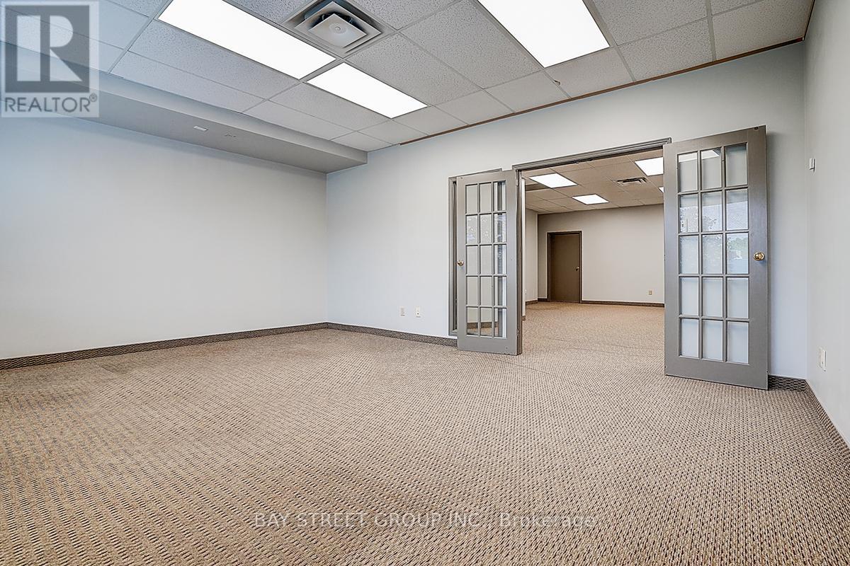 940 Sheldon Court, Burlington, Ontario  L7L 5K6 - Photo 9 - W12311471