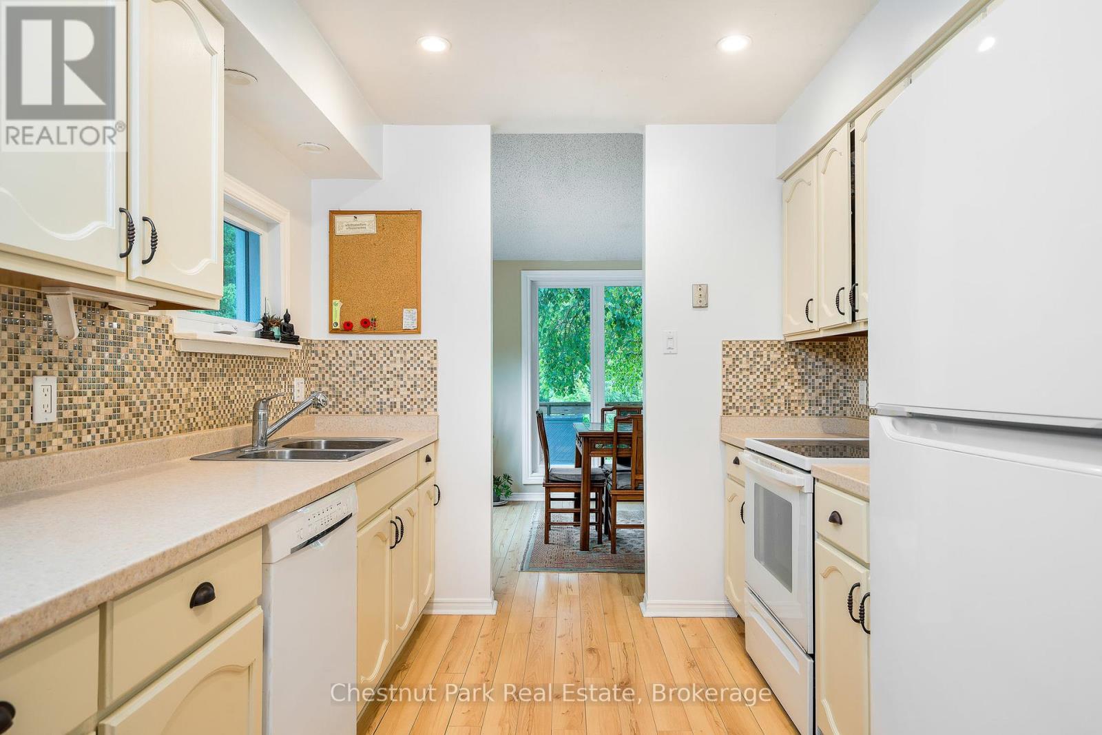 164 Slabtown Road, Blue Mountains, Ontario  N0H 1J0 - Photo 10 - X12311543