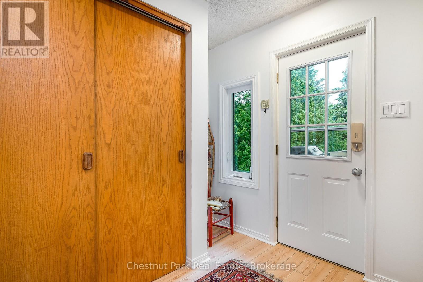 164 Slabtown Road, Blue Mountains, Ontario  N0H 1J0 - Photo 8 - X12311543