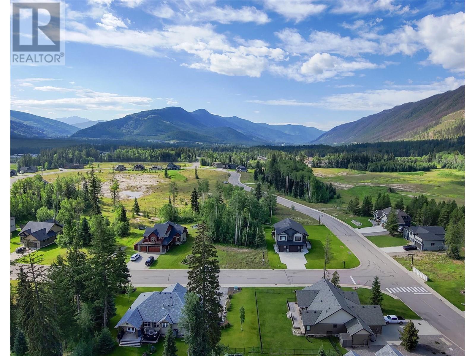 2273 Black Hawk Drive, Sparwood, British Columbia  V0B 2G2 - Photo 4 - 10357499