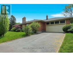 68 WHITTAKER CRESCENT, Toronto, Ontario