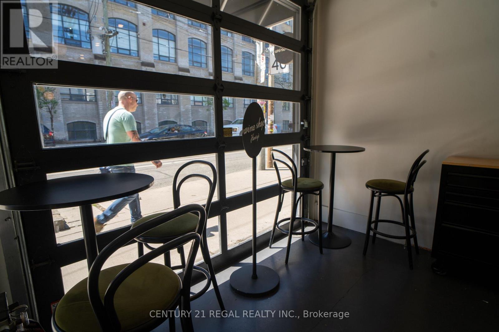 920-922 Queen Street W, Toronto, Ontario  M6J 1G6 - Photo 17 - C12310552