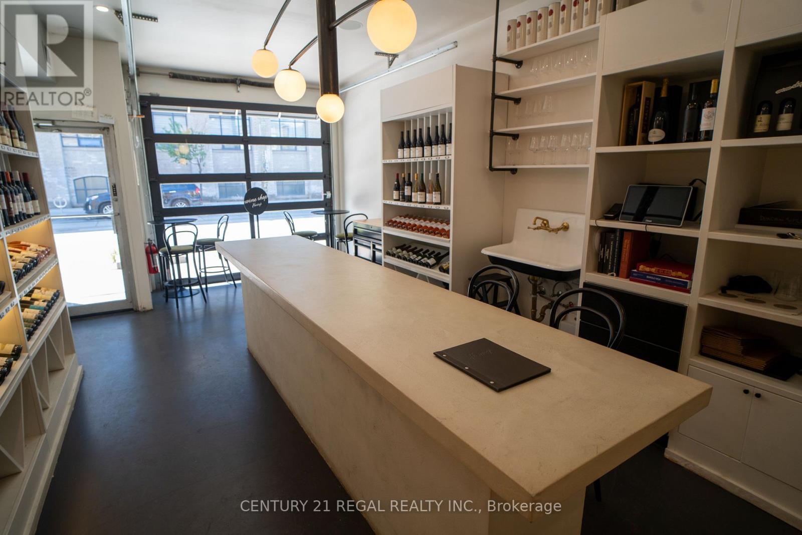 920-922 Queen Street W, Toronto, Ontario  M6J 1G6 - Photo 19 - C12310552
