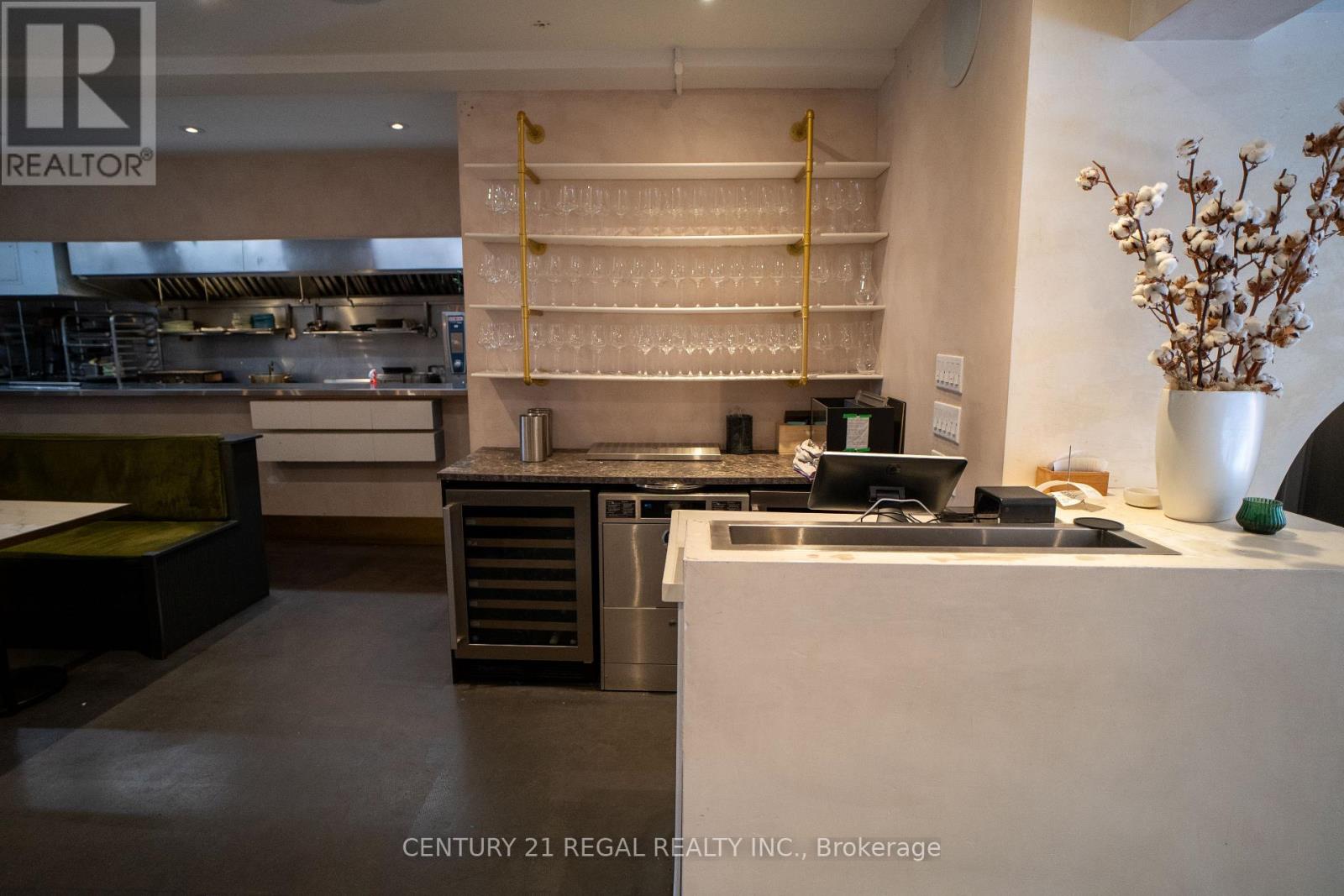920-922 Queen Street W, Toronto, Ontario  M6J 1G6 - Photo 26 - C12310552
