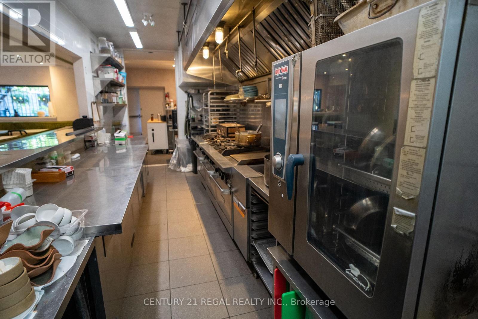 920-922 Queen Street W, Toronto, Ontario  M6J 1G6 - Photo 28 - C12310552