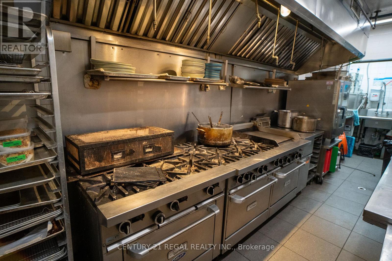 920-922 Queen Street W, Toronto, Ontario  M6J 1G6 - Photo 29 - C12310552