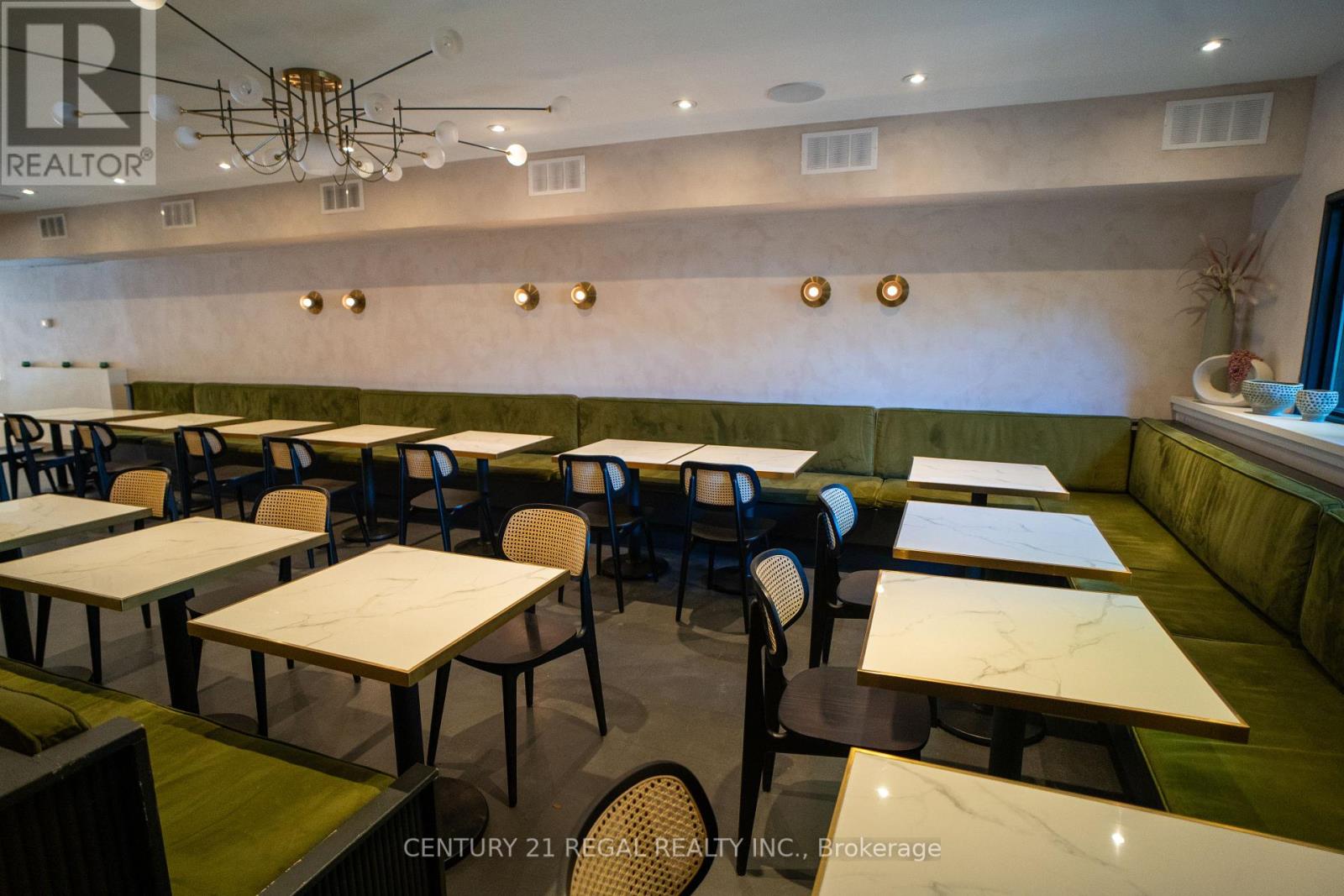 920-922 Queen Street W, Toronto, Ontario  M6J 1G6 - Photo 31 - C12310552