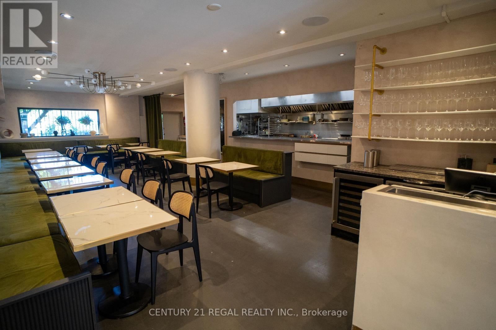 920-922 Queen Street W, Toronto, Ontario  M6J 1G6 - Photo 35 - C12310552