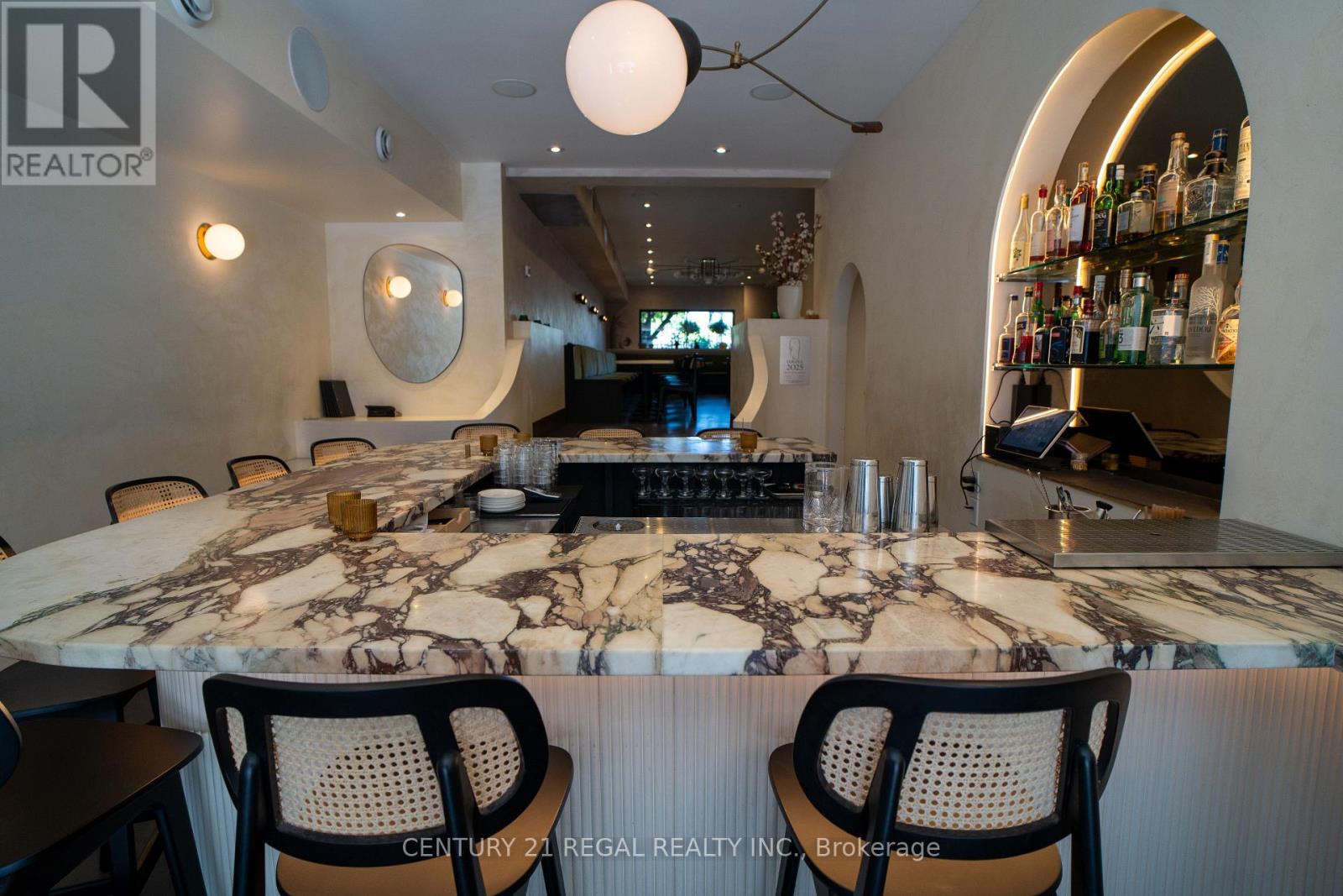 920-922 Queen Street W, Toronto, Ontario  M6J 1G6 - Photo 3 - C12310552