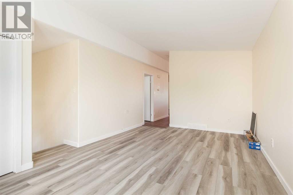 Property at 102 Tartan Boulevard W image 5