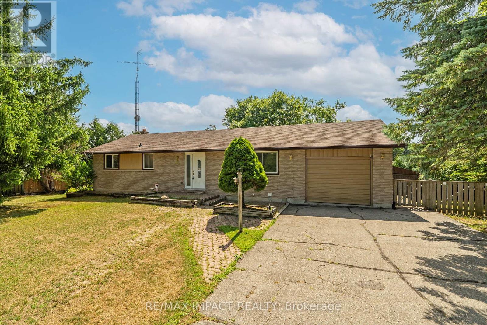 28 Pinewood Crescent, Kawartha Lakes, Ontario  L0A 1K0 - Photo 2 - X12311634