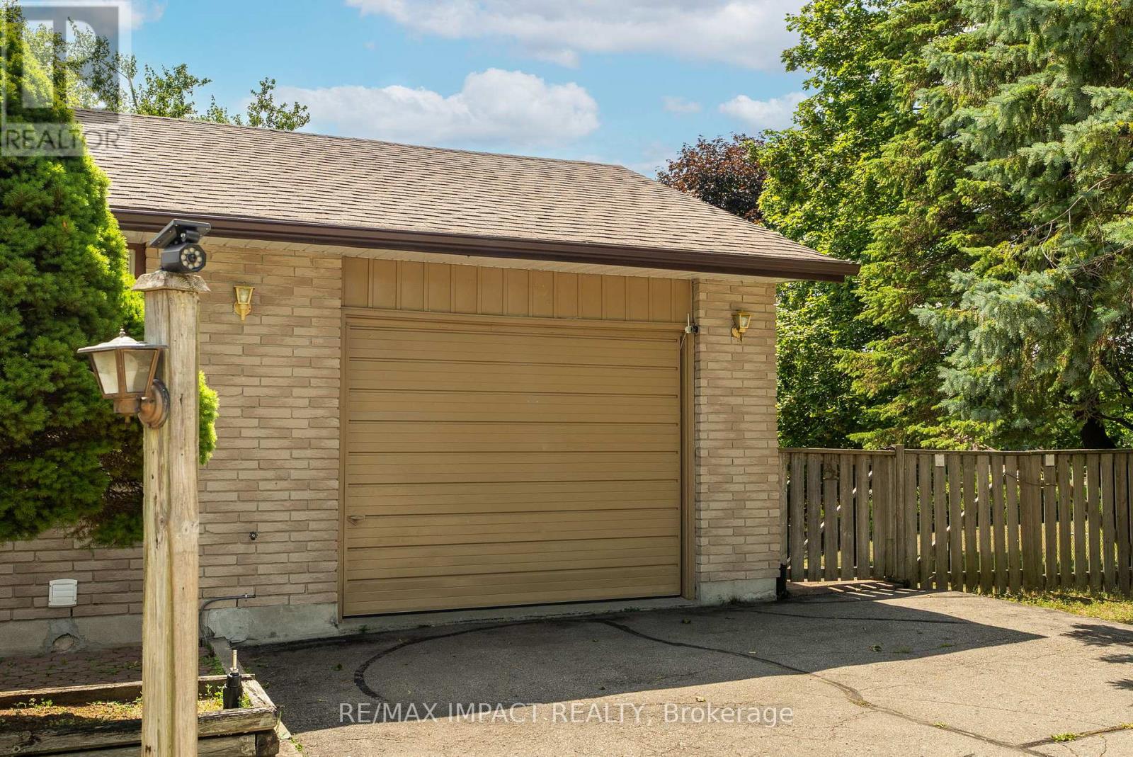 28 Pinewood Crescent, Kawartha Lakes, Ontario  L0A 1K0 - Photo 4 - X12311634