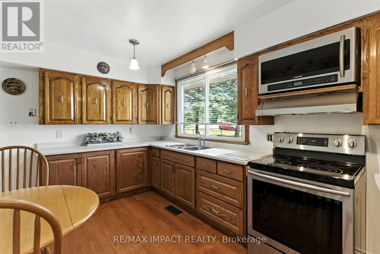 28 Pinewood Crescent, Kawartha Lakes, Ontario  L0A 1K0 - Photo 9 - X12311634