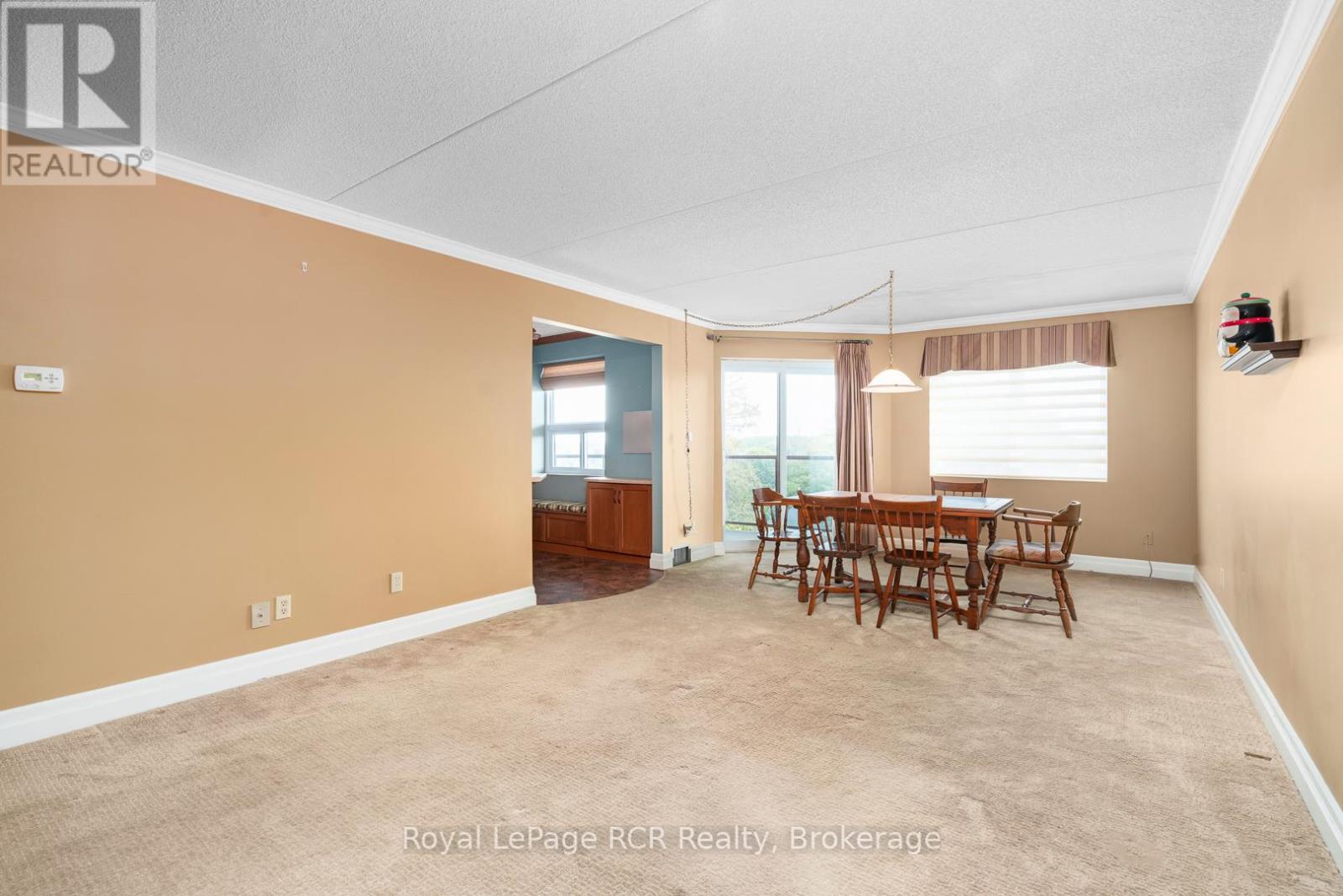 606 - 536 11th Avenue, Hanover, Ontario  N4N 2S4 - Photo 9 - X12283074