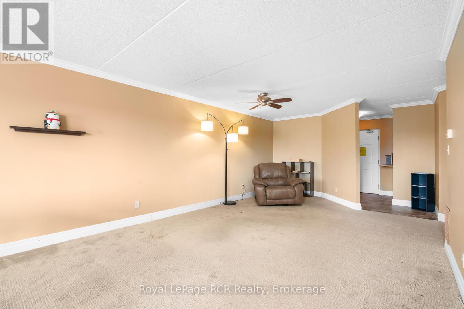 606 - 536 11th Avenue, Hanover, Ontario  N4N 2S4 - Photo 7 - X12283074
