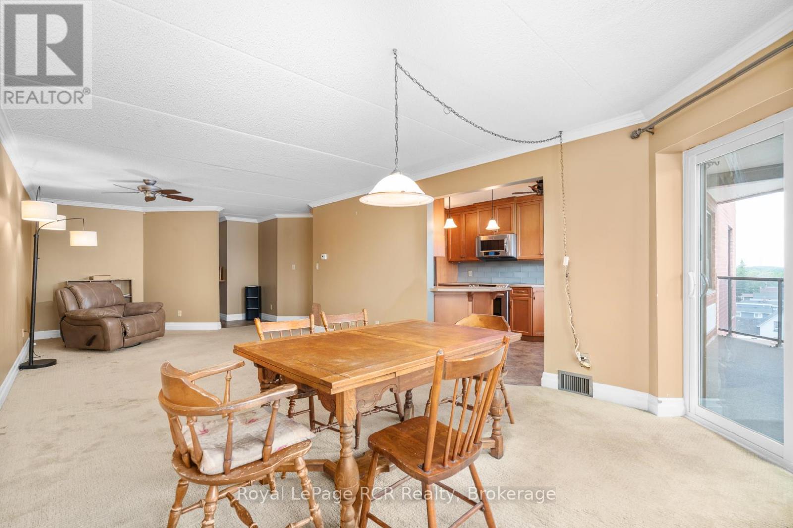 606 - 536 11th Avenue, Hanover, Ontario  N4N 2S4 - Photo 8 - X12283074