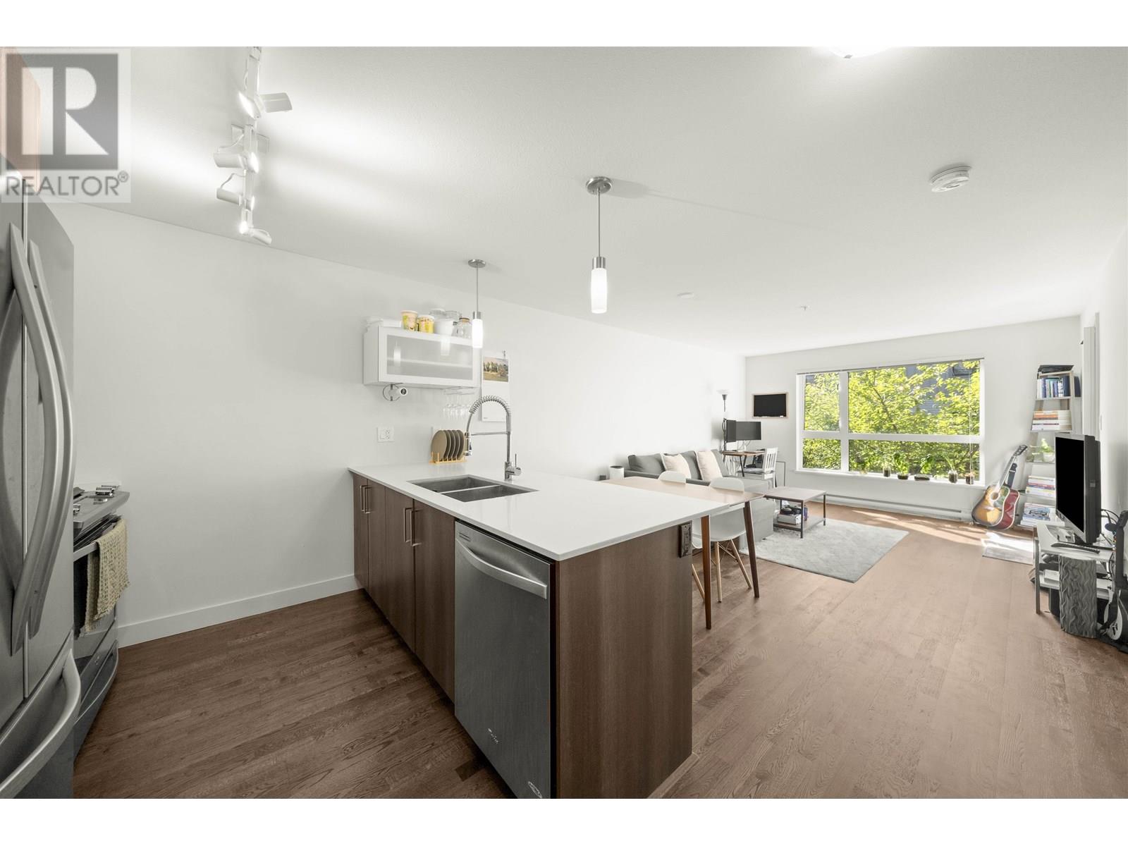 218 7058 14th Avenue, Burnaby, British Columbia  V3N 0E6 - Photo 2 - R3031209