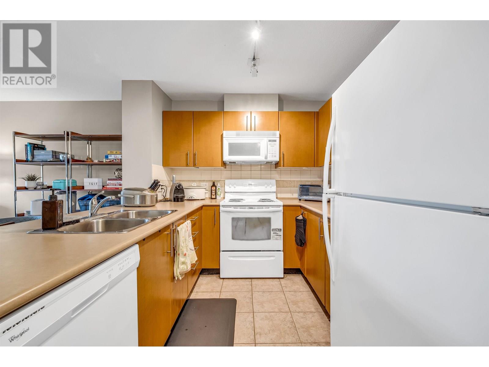 403 7088 Mont Royal Square, Vancouver, British Columbia  V5S 4X7 - Photo 5 - R3031259