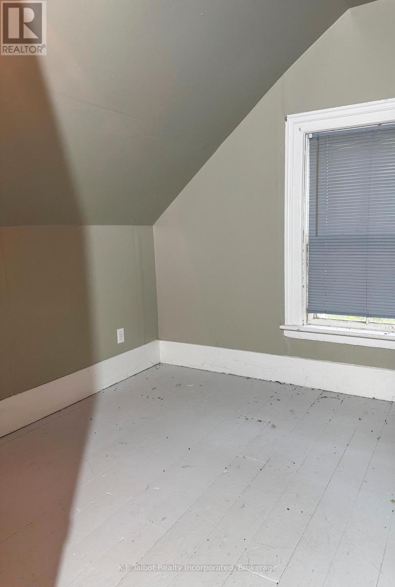 600 Fishleigh Street, Huron East, Ontario  N0G 1H0 - Photo 12 - X12311608