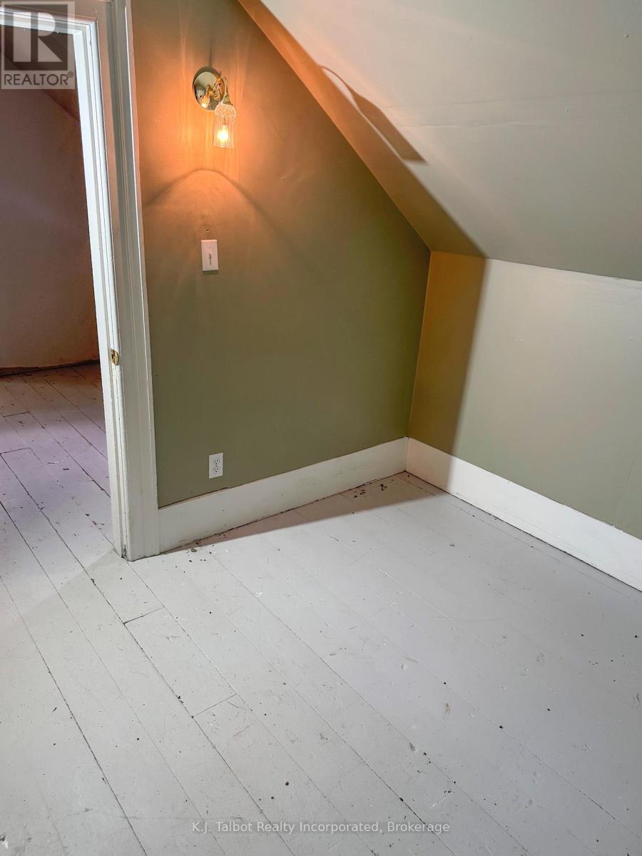 600 Fishleigh Street, Huron East, Ontario  N0G 1H0 - Photo 13 - X12311608