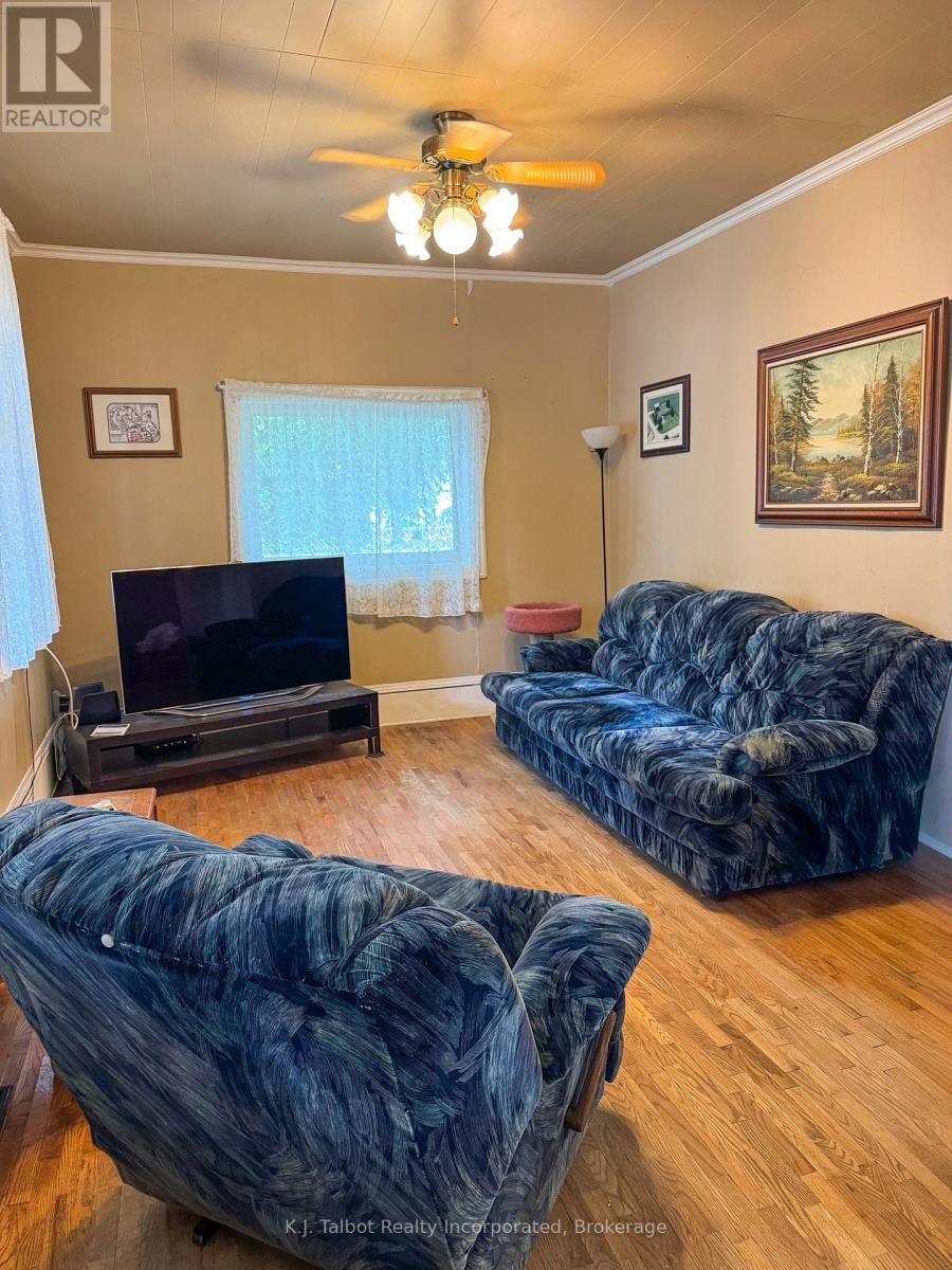 600 Fishleigh Street, Huron East, Ontario  N0G 1H0 - Photo 5 - X12311608