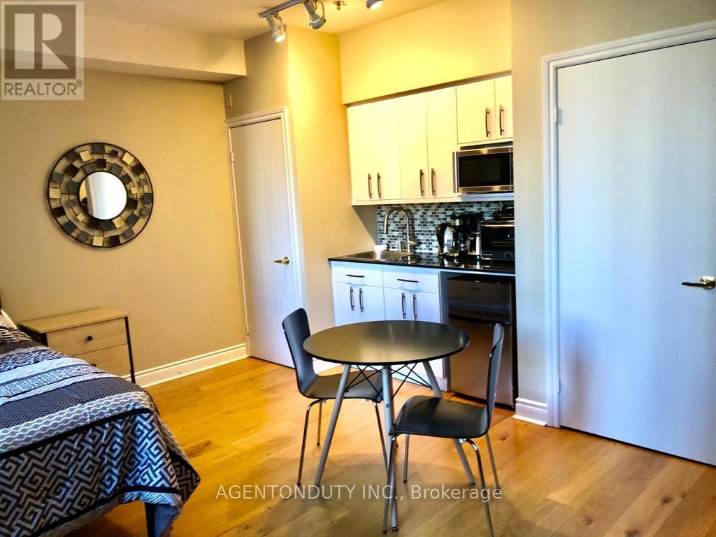 407 - 73 Richmond Street W, Toronto, Ontario  M5H 4E8 - Photo 10 - C12311636