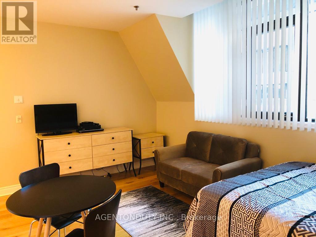 407 - 73 Richmond Street W, Toronto, Ontario  M5H 4E8 - Photo 11 - C12311636