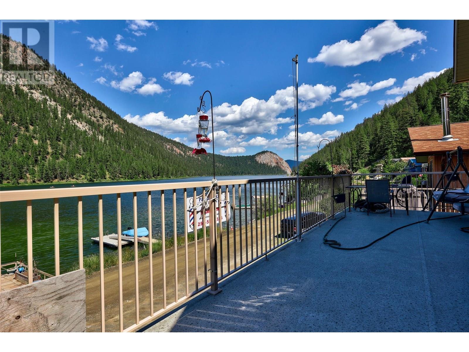 1848 Paul Lake Road, Kamloops, British Columbia  V2H 1N8 - Photo 11 - 10357528