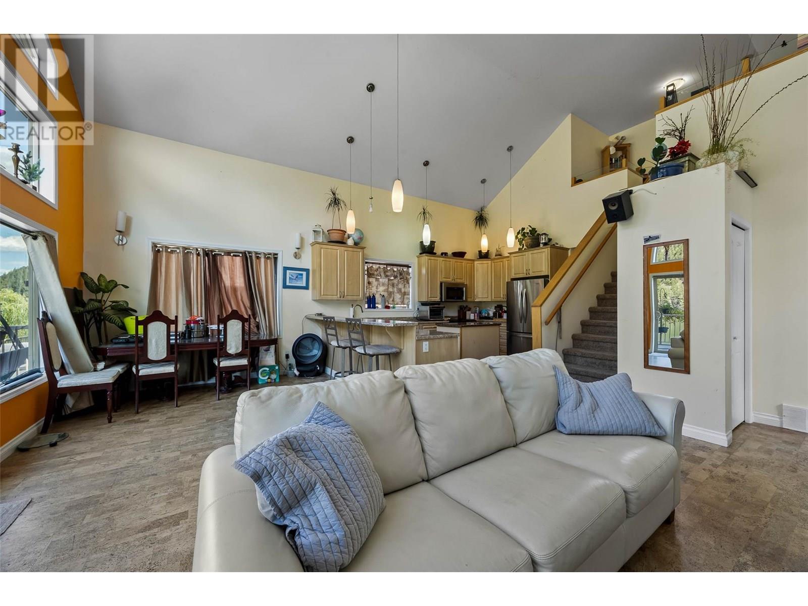 1848 Paul Lake Road, Kamloops, British Columbia  V2H 1N8 - Photo 13 - 10357528