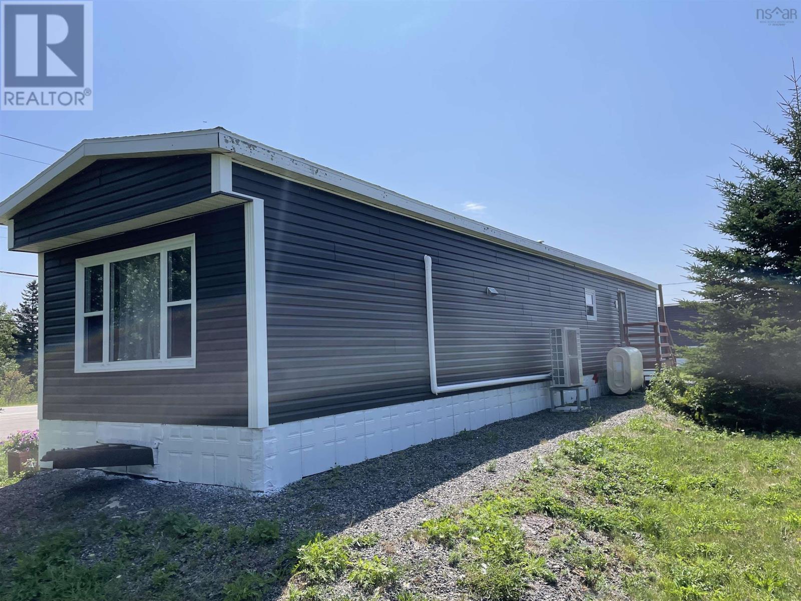 3739 New Waterford Highway, New Victoria, Nova Scotia  B1H 5B8 - Photo 3 - 202518947