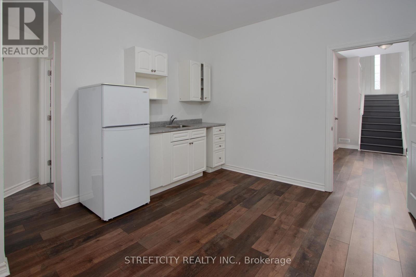 1036 Marigold Street Ne, London North, Ontario  N5X 4N9 - Photo 14 - X12308597